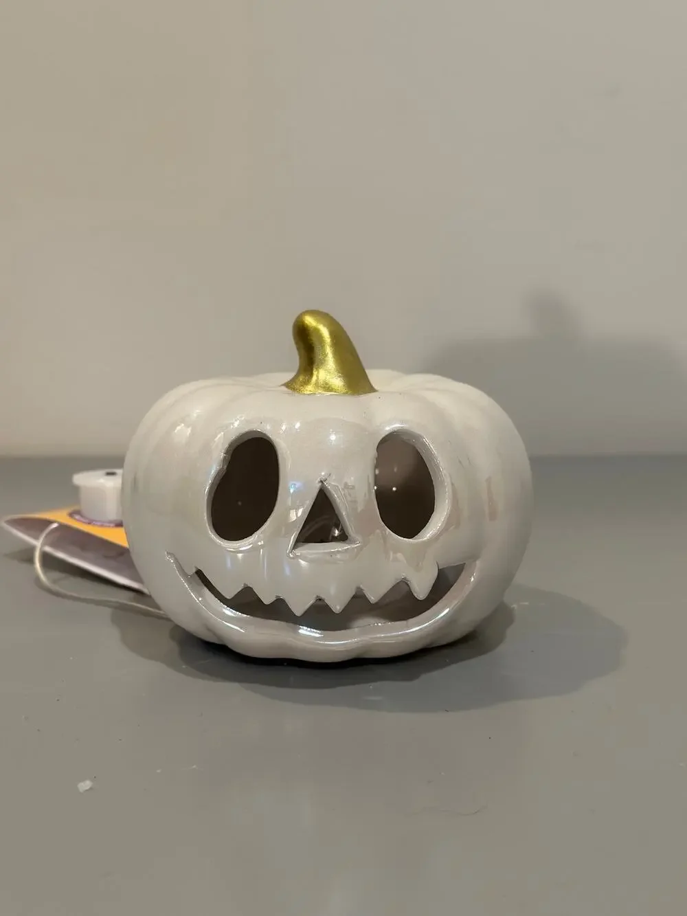NWT Light Up Pearlized Ceramic Pumpkin Jack-O-Lantern Gold Stem 4